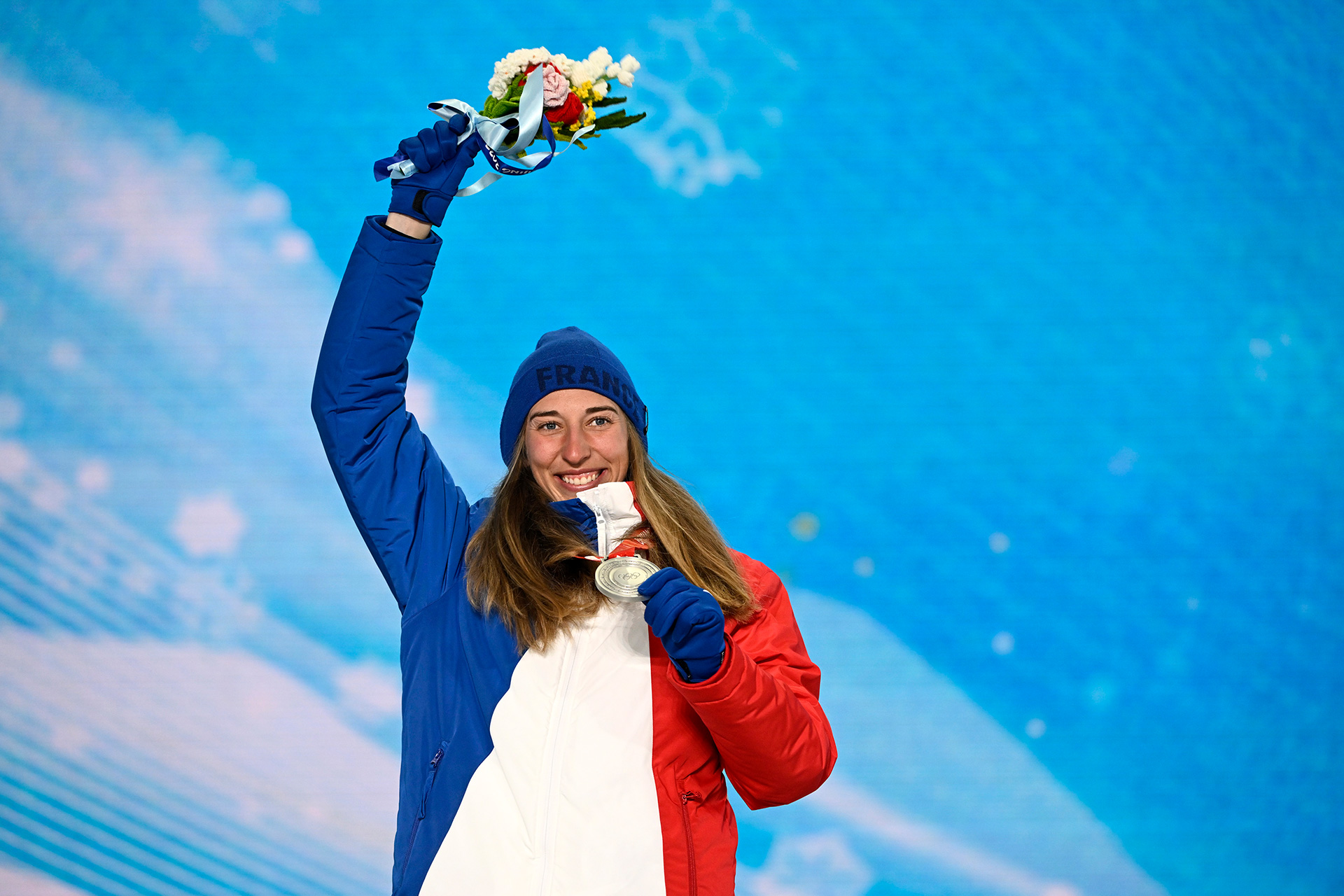 Chloé Trespeuch, médaillée d’argent en snowboard cross aux jeux olympiques d’hiver de pékin